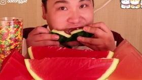 吃瓜的表情包 网红大秋千,吃瓜表情包背后的趣味人生